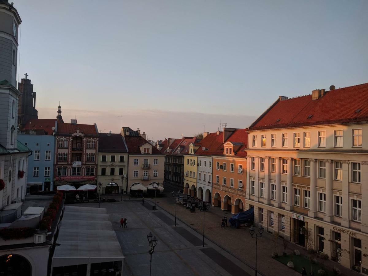 Apartament Z Widokiem Na Rynek Гливице Екстериор снимка